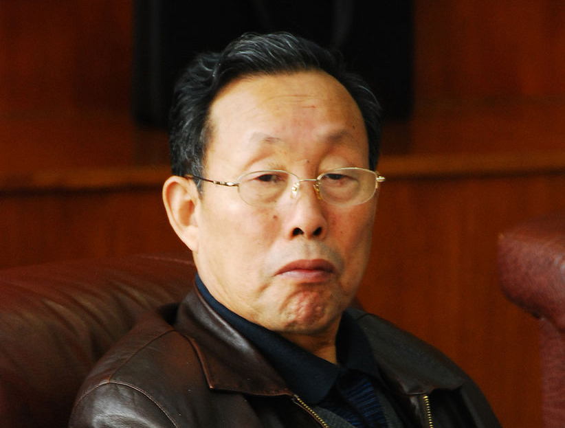 中国社科院原局长、中国城市经济专家委员会秘书长张巨功为中国城市专家网艺术疗愈研究院致辞